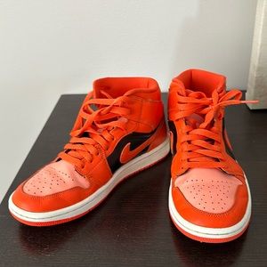 NIKE Women's Jordan 1 Mid SE Crimson Bliss/Rush Orange (DM3381 600) - 7.5